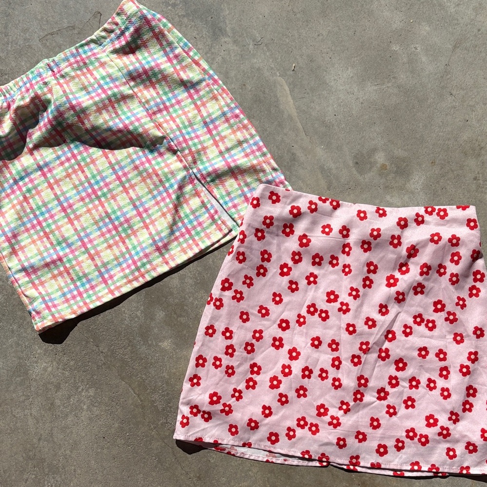 Casual Floral Print & Pastel Plaid Print Mini Skirts (X2)